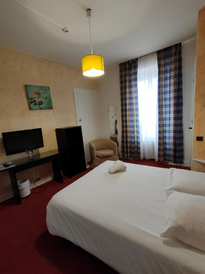 Hotel De Naples Vichy Bagian luar foto
