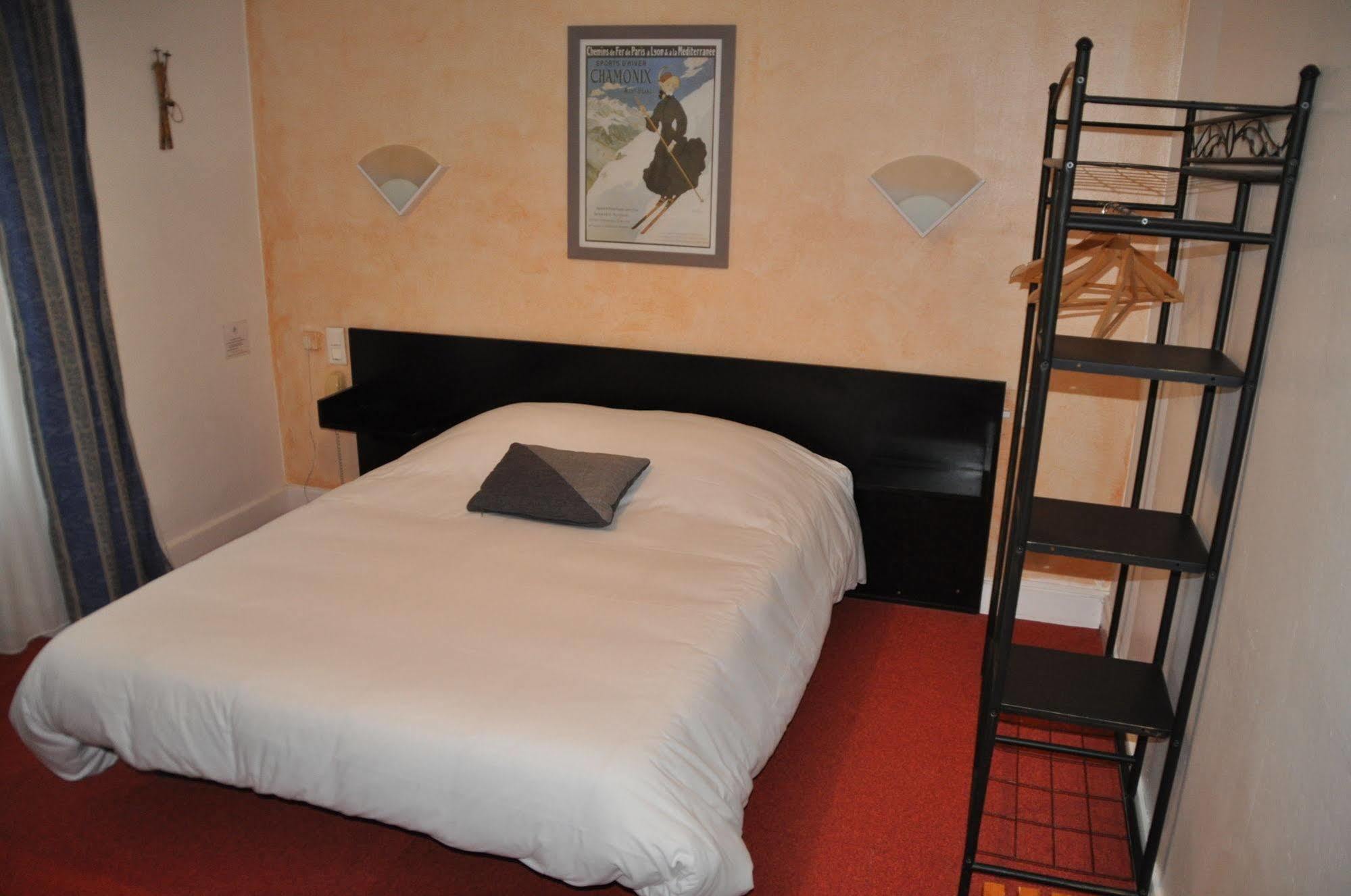 Hotel De Naples Vichy Bagian luar foto